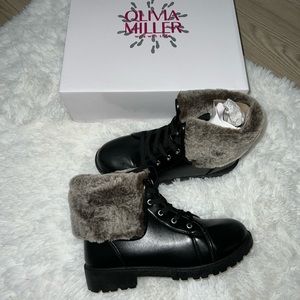 Brand new boots size 8 women’s smoke free home 🚭